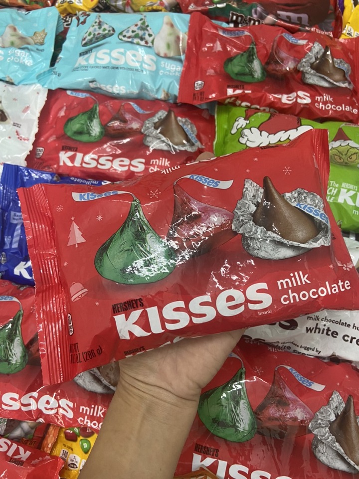 Socola Hershey Kisses gói 283gr mẫu giáng sinh