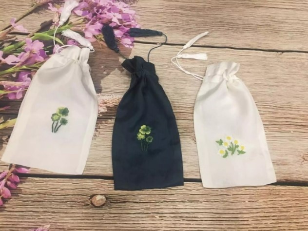 Túi Thơm Lụa Tơ Tằm Thêu Tay SenSilk