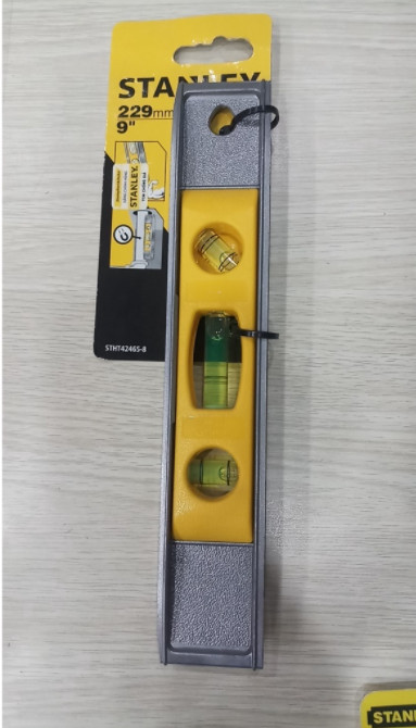 Thước thủy sắt có từ 225mm-9 stanley stht42465-8
