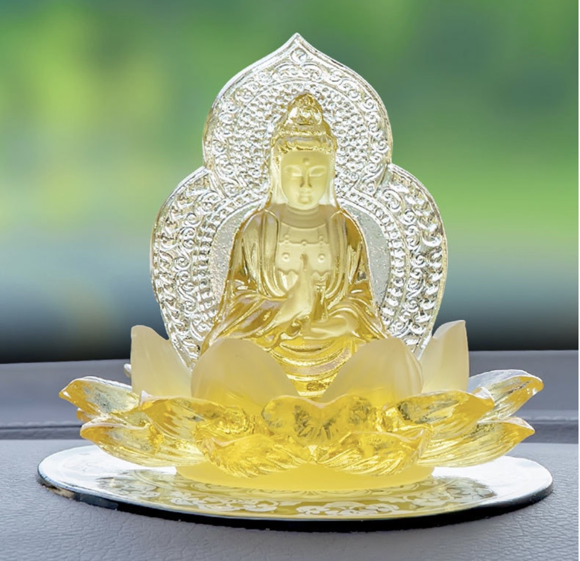Tượng phật bà quan âm bồ tát ngự đài sen để taplo ô tô, tượng trang trí taplo, bàn làm việc chất liệu pha lê khối cao cấp