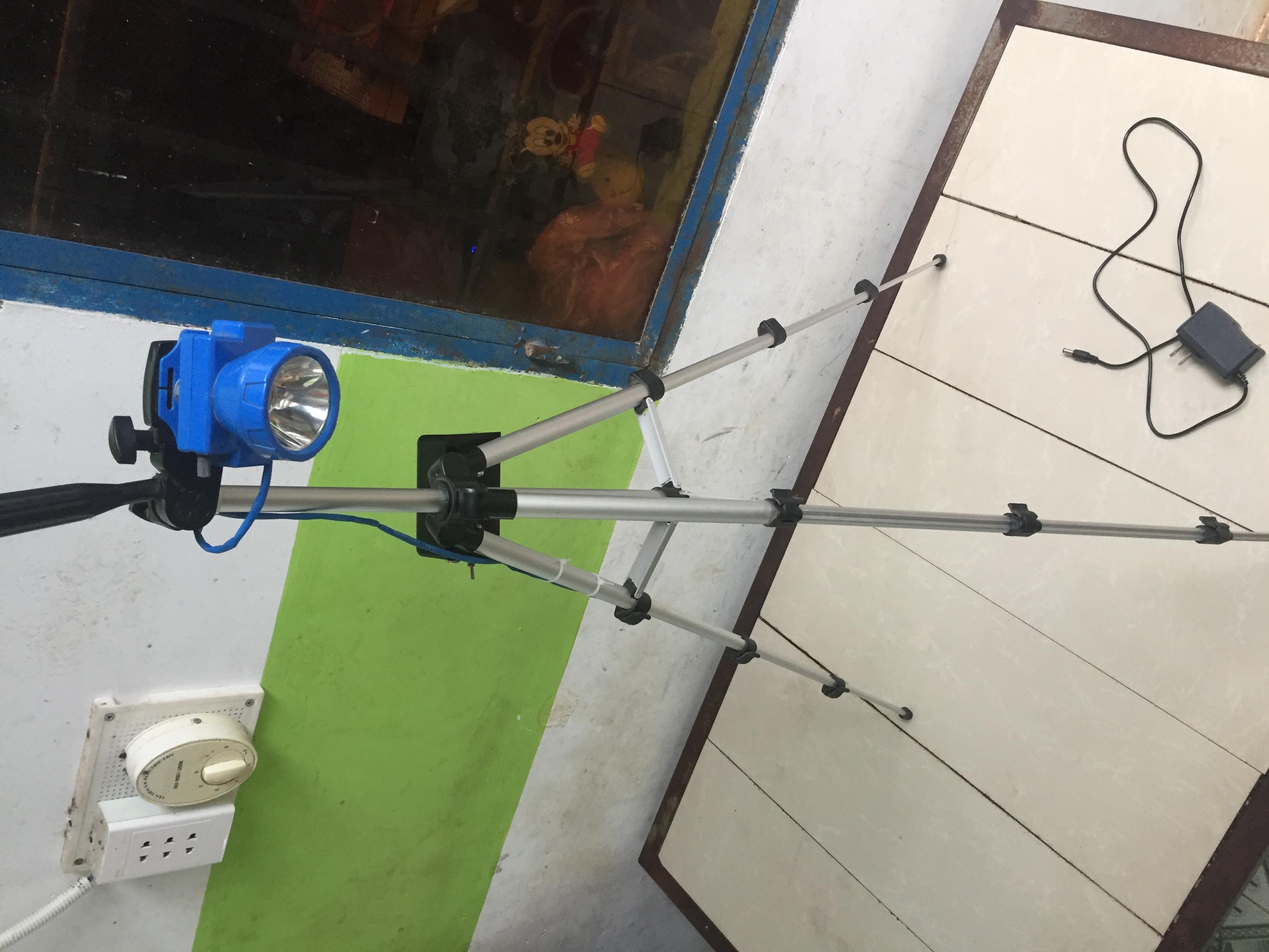 Đèn Pin Lấy Ráy Tai 3 Chân