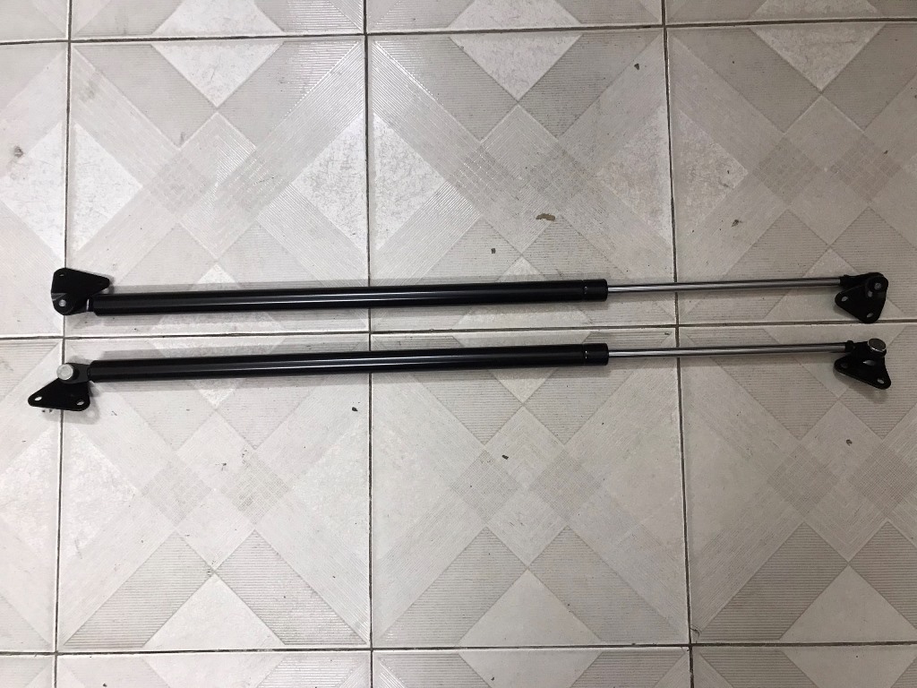 Ty chống cốp sau Mitsubishi Jolie