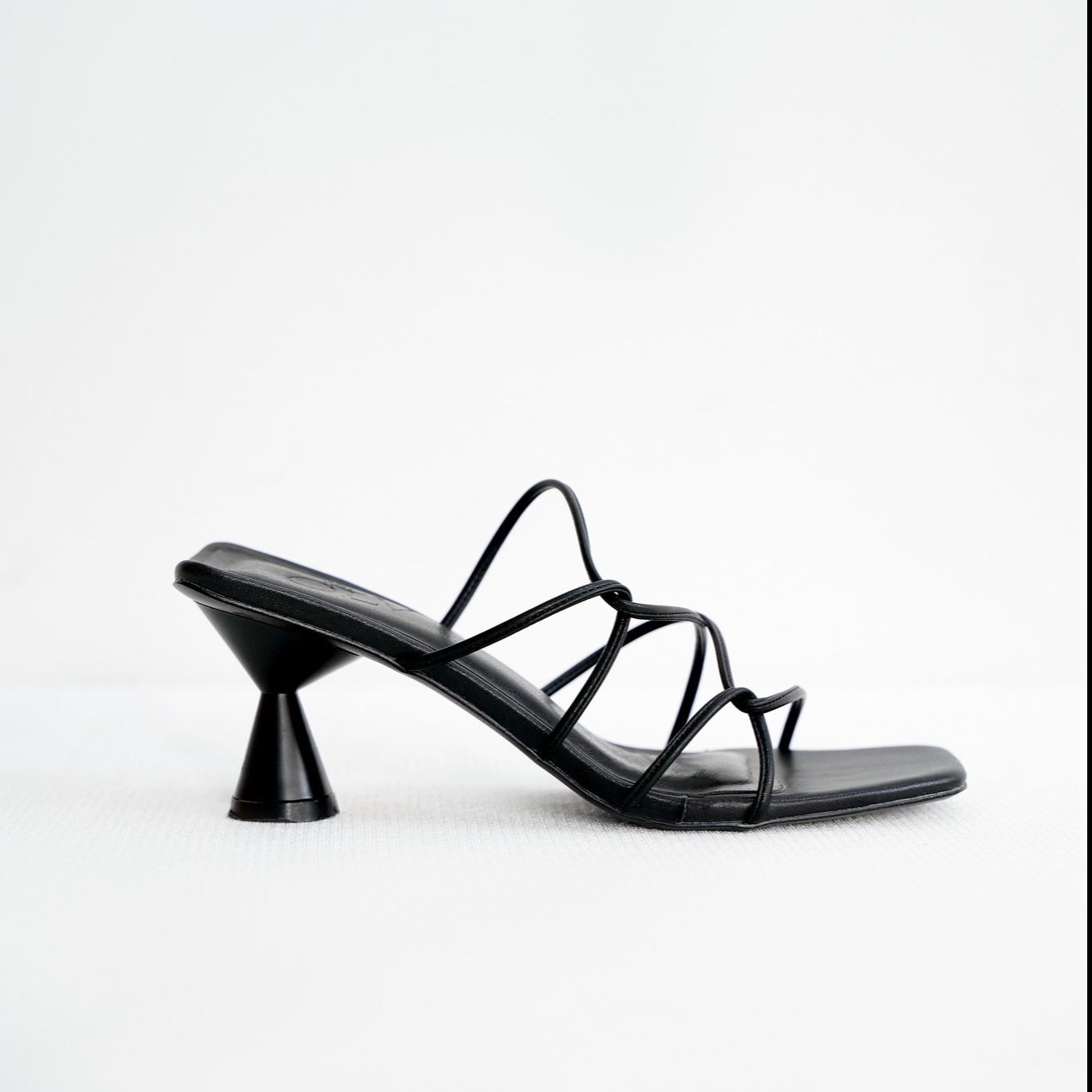 Olv - giày inky twisted strap heels