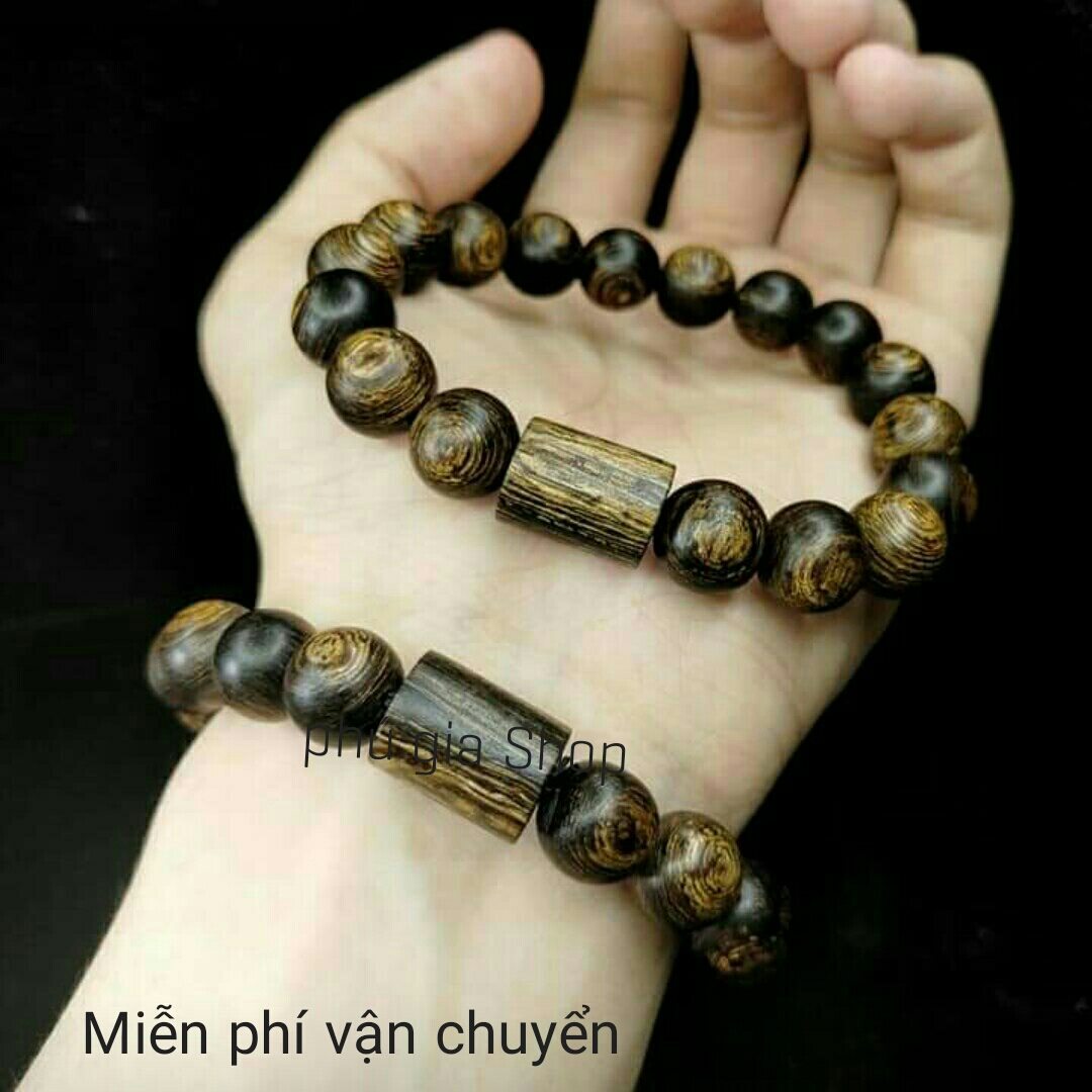 Vòng tay trầm hương sánh chìm tự nhiên.bảo hành mùi thơm vĩnh viễn