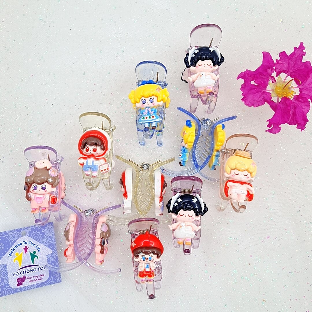 Kẹp tóc nữ hàn quốc cute, phụ kiện bé gái, kẹp càng cua, gắp tóc, cào 3 răng trong suốt chibi siêu đáng yêu - thương hiệu Vợ Chồng Tôi