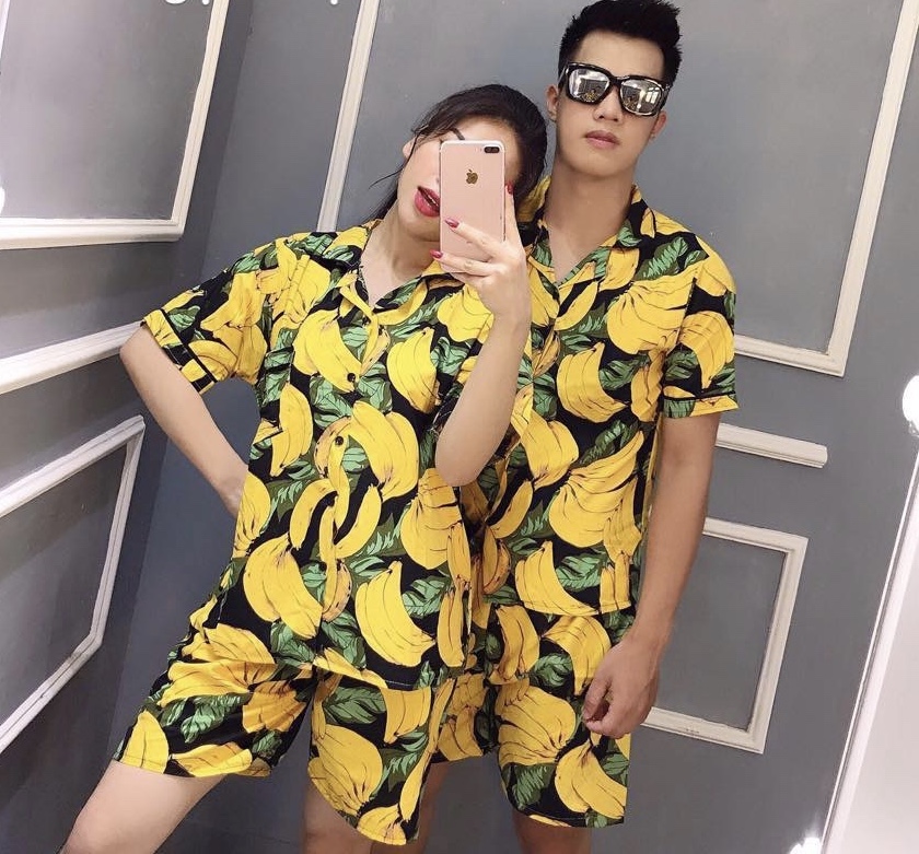Bộ đi biển nam nữ họa tiết chuối