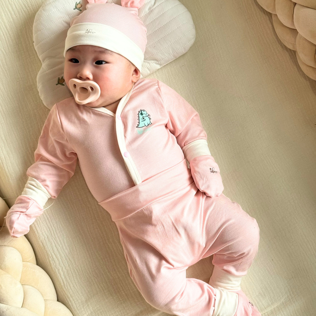 Bộ sơ sinh dài tay cho bé thiết kế cài thẳng lượn vạt in hình khủng long size 0-6M
