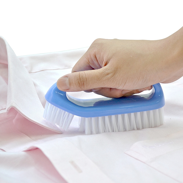 Bàn chải giặt đồ Aisen Nhật Bản LK071 tay cầm tiện lợi hàng nhập khẩu
