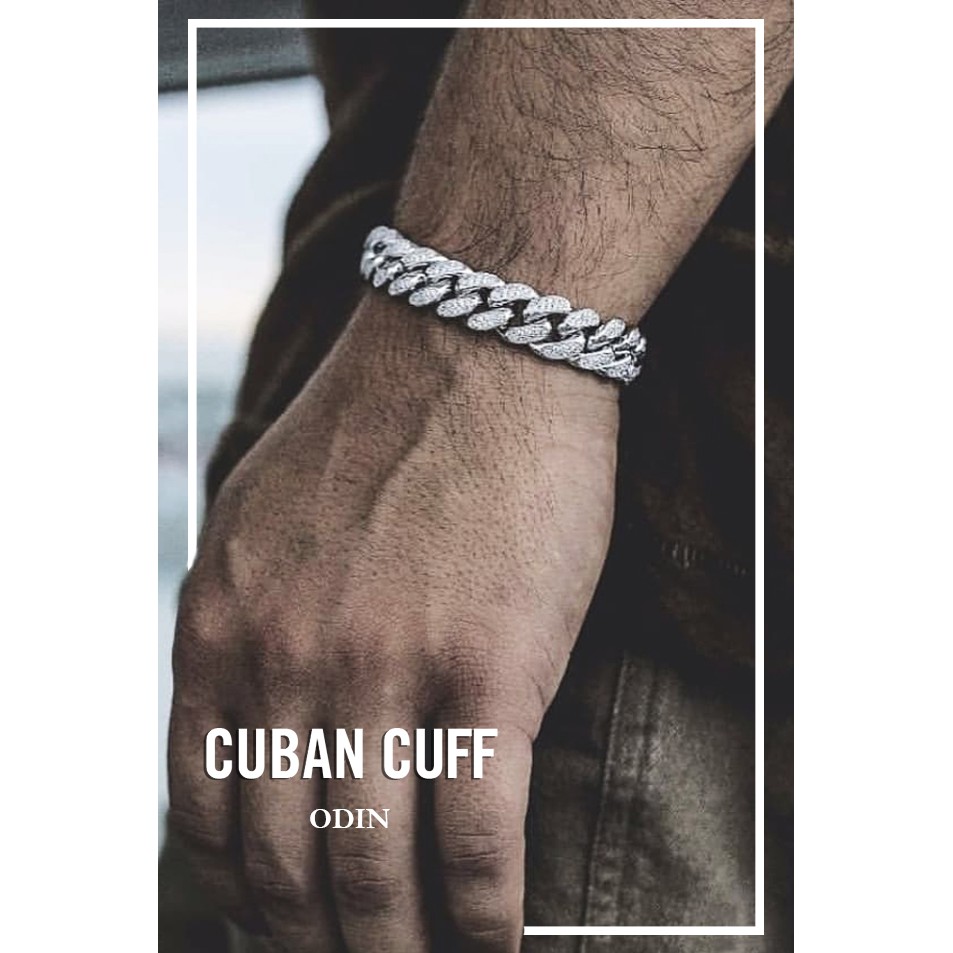 Vòng tay ICE Cuban Chain - ODIN là một trong những sản phẩm trang sức hot nhất tại Lazada.vn. Với thiết kế độc đáo và chất lượng tuyệt vời, sản phẩm sẽ làm hài lòng những ai yêu thích phong cách thời trang cá tính và đầy đặn.