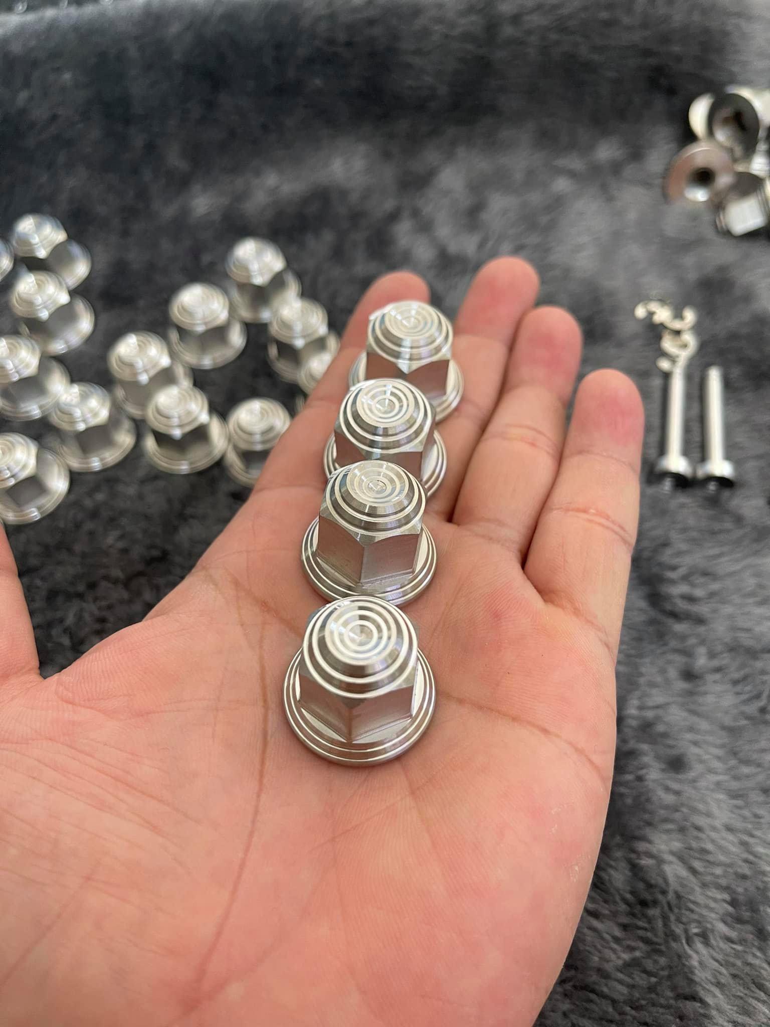 Tán bít salayainox 304 cnc gắn cốt bánh, cốt phuộc xe máy