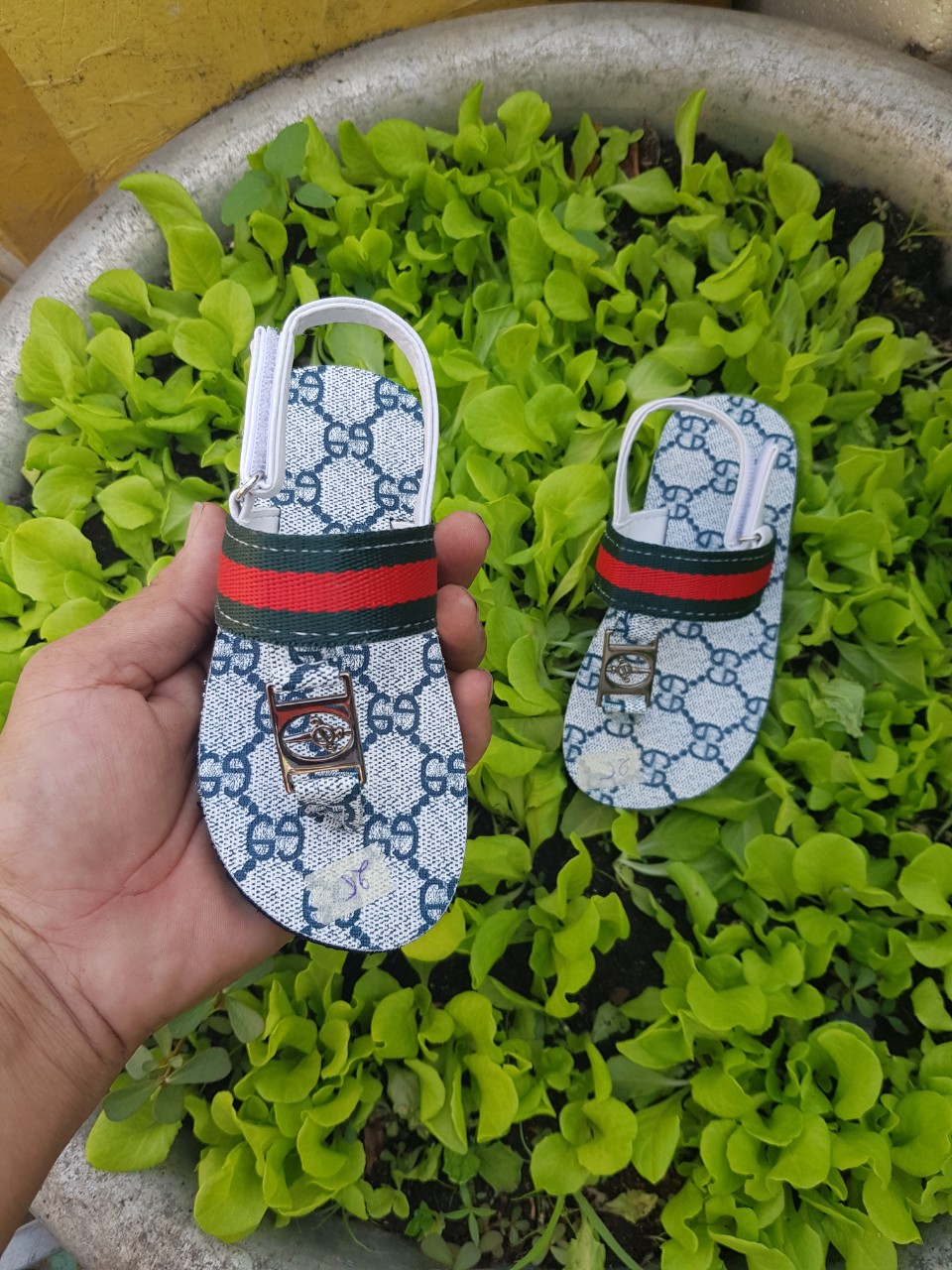 Xăng đan em bé size từ 19 đến 33 size khác ib chọn thêm