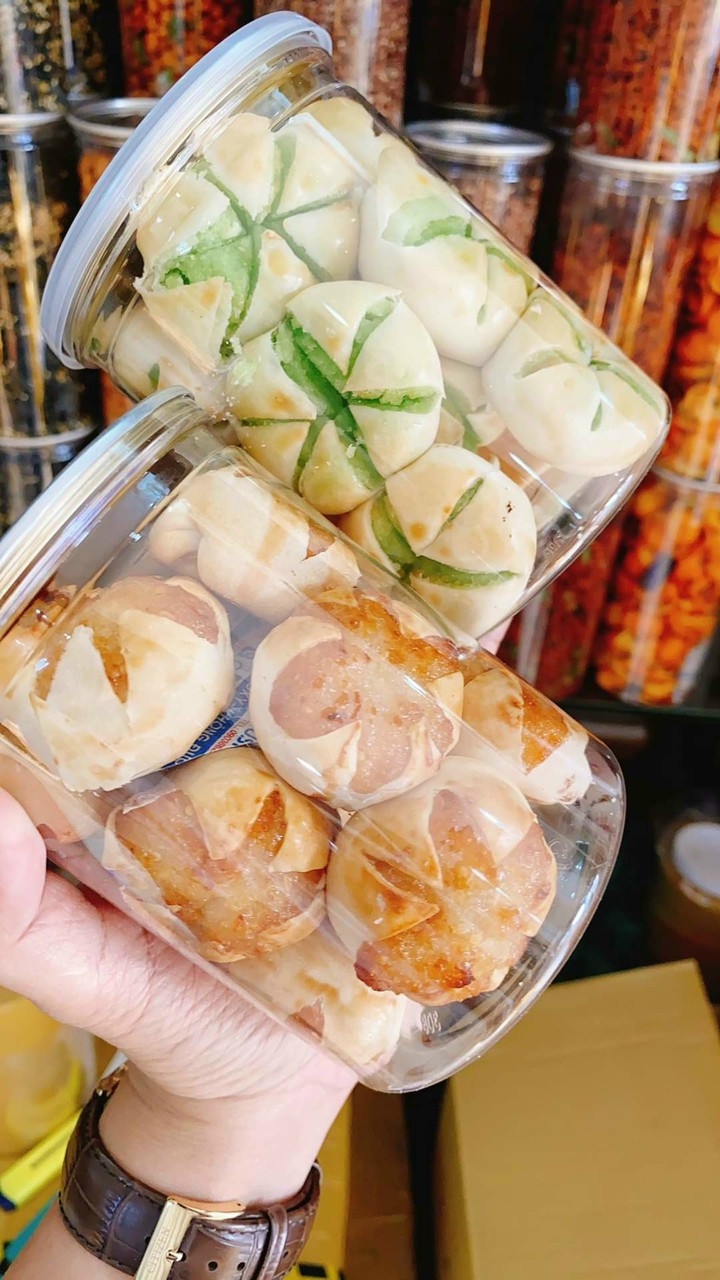 [Tết 2022]Combo 2 hủ bánh đồng tiền nhân đậu xanh lá dứa và dừa sầu riêng (2 hủ x 300g) - bánh dừa - bánh đậu xanh  - đồ ăn vặt