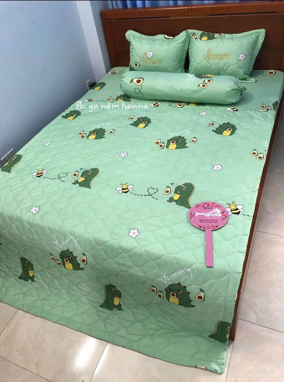 [HCM]Bộ Chăn Ga 5 Món Cotton Poly Khủng Long Xanh siêu dễ thương ( 1m6 x 2m ) - ( 1 drap + 1 vỏ gối ôm + 2 vỏ gối nằm + 1 chăn hè )