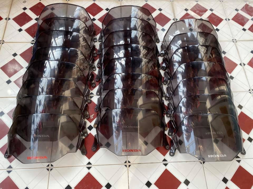Kính chắn gió xe Sh Ý