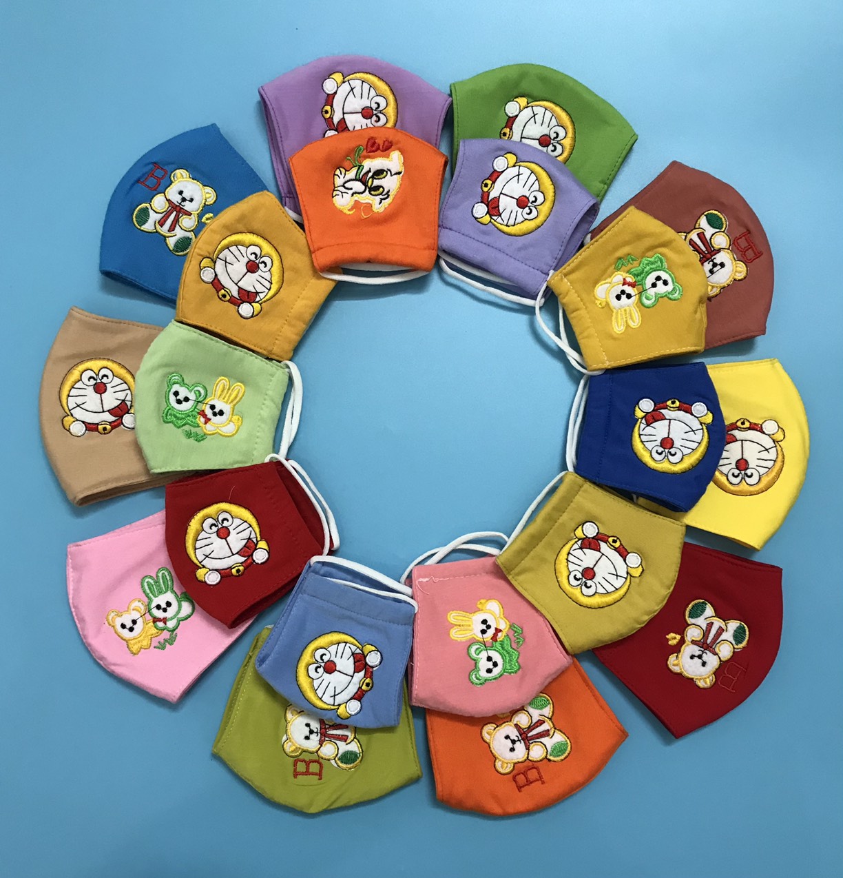 [HCM]combo 5 và 10 khẩu trang trẻ em 3 lớp thêu hình thú 2 măt vải trước sau cotton giống nhau Có 2 size nhí 2 tuổi đến 5 tuổi  trung 5 tuổi đế 8 tuổi ảnh thật  giao nhiều ngẫu nhiên