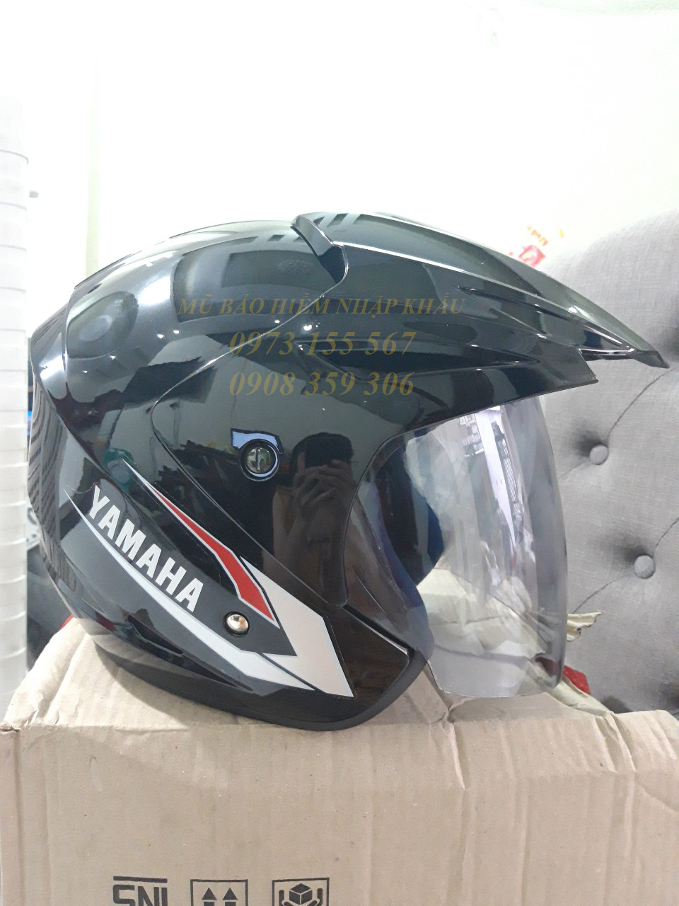 Mũ bảo hiểm YAMAHA trầy xước nhẹ