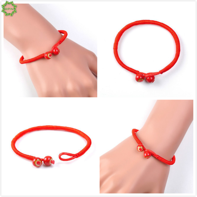 Vòng Tay Chỉ Đỏ Phối Gốm May Mắn giá rẻ