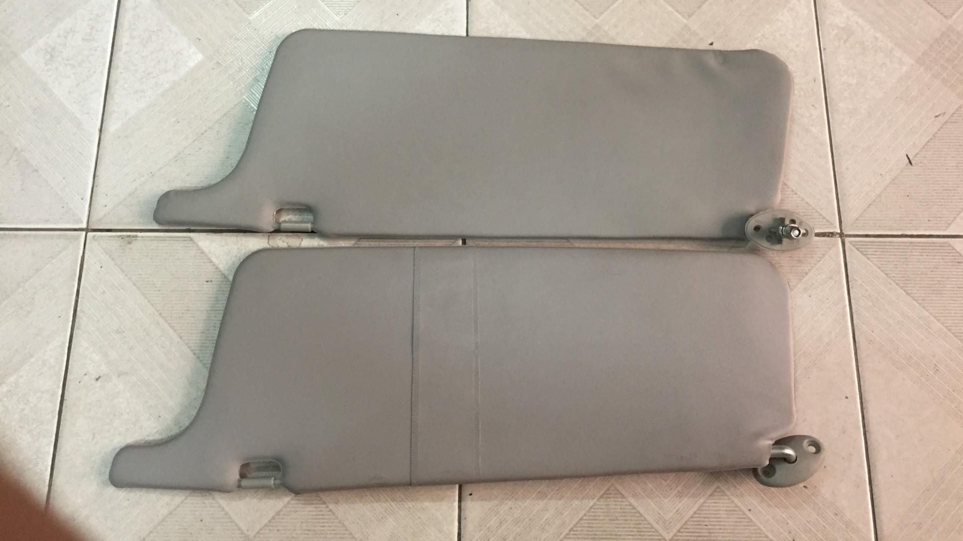 Tấm chắn nắng trong xe Suzuki Wagon R+