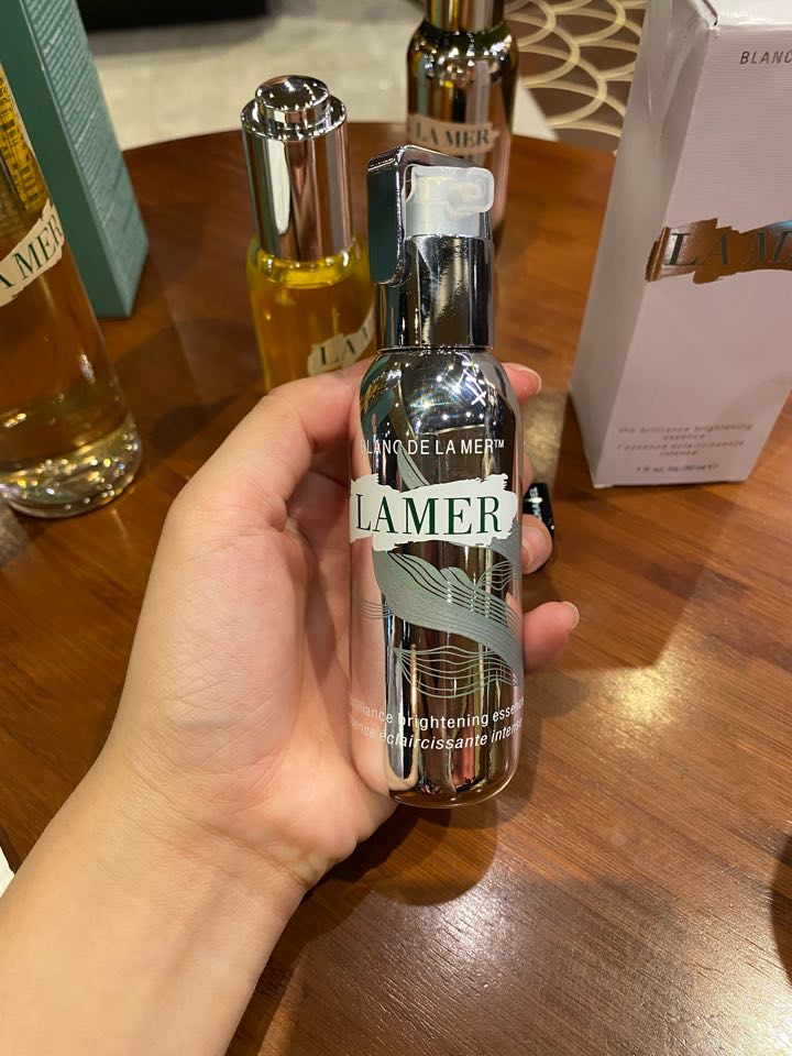 Huyết thanh La Mer SERUMS THE BRILLIANCE BRIGHTENING ESSENCE