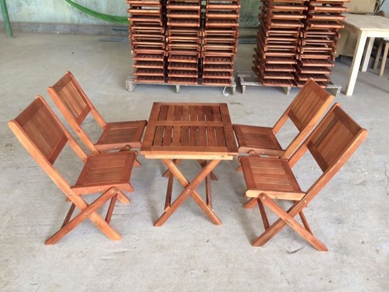 Bộ bàn cafe 4 ghế 1 bàn bằng gỗ xếp gọn