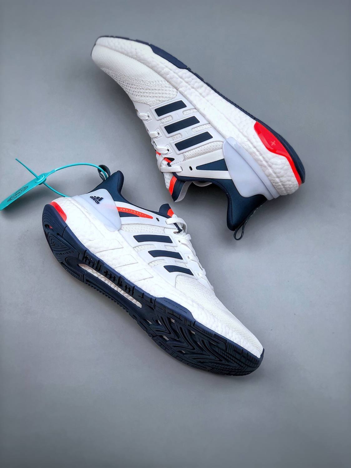 Giày Thể Thao Adidas EQUIPMENT+ 18