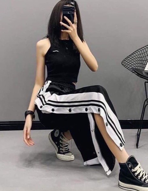 Quần ống rộng xẻ tà cúc bấm style cá tính chất lừ hit hot
