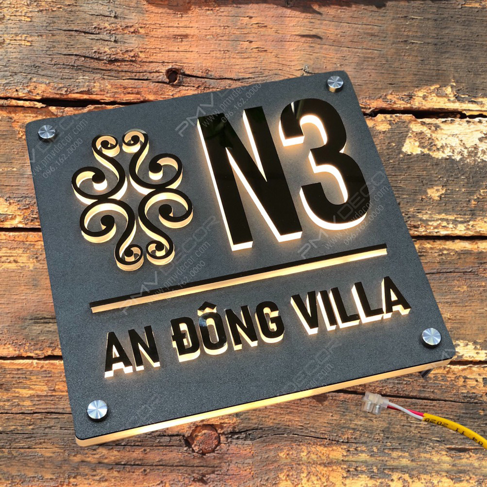 BẢNG, BIỂN SỐ NHÀ. Mica dẫn sáng+ Mica màu ghi sần, nội dung nổi 8mm đế cháo mặt inox gương vàng, ngoài trời, BSN-PMV161