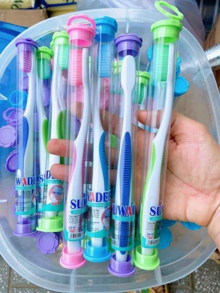 Bàn chải đánh răng suwadee, bàn chải đánh răng có ống đựng tiện dụng,vệ sinh
