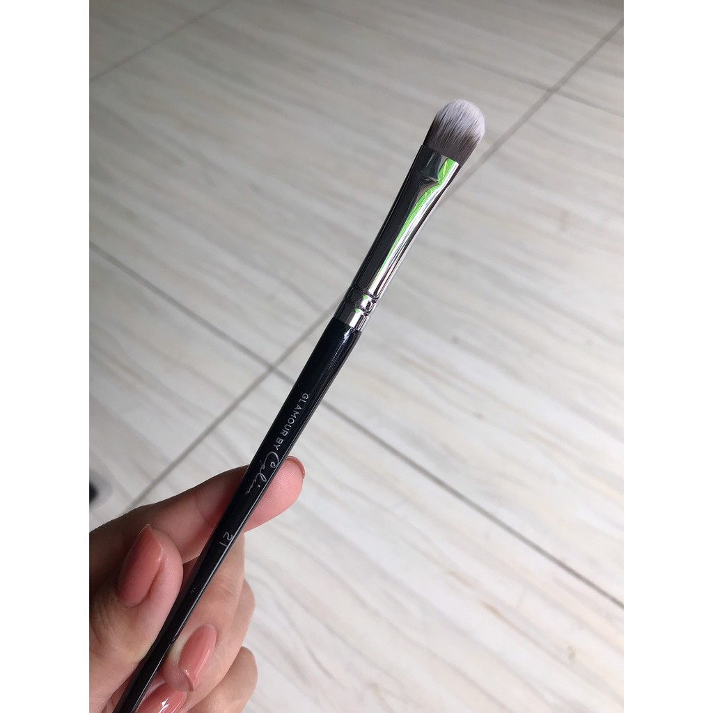 Cọ lẻ Celin (cọ tách từ bộ 28 cây Celin glamour)