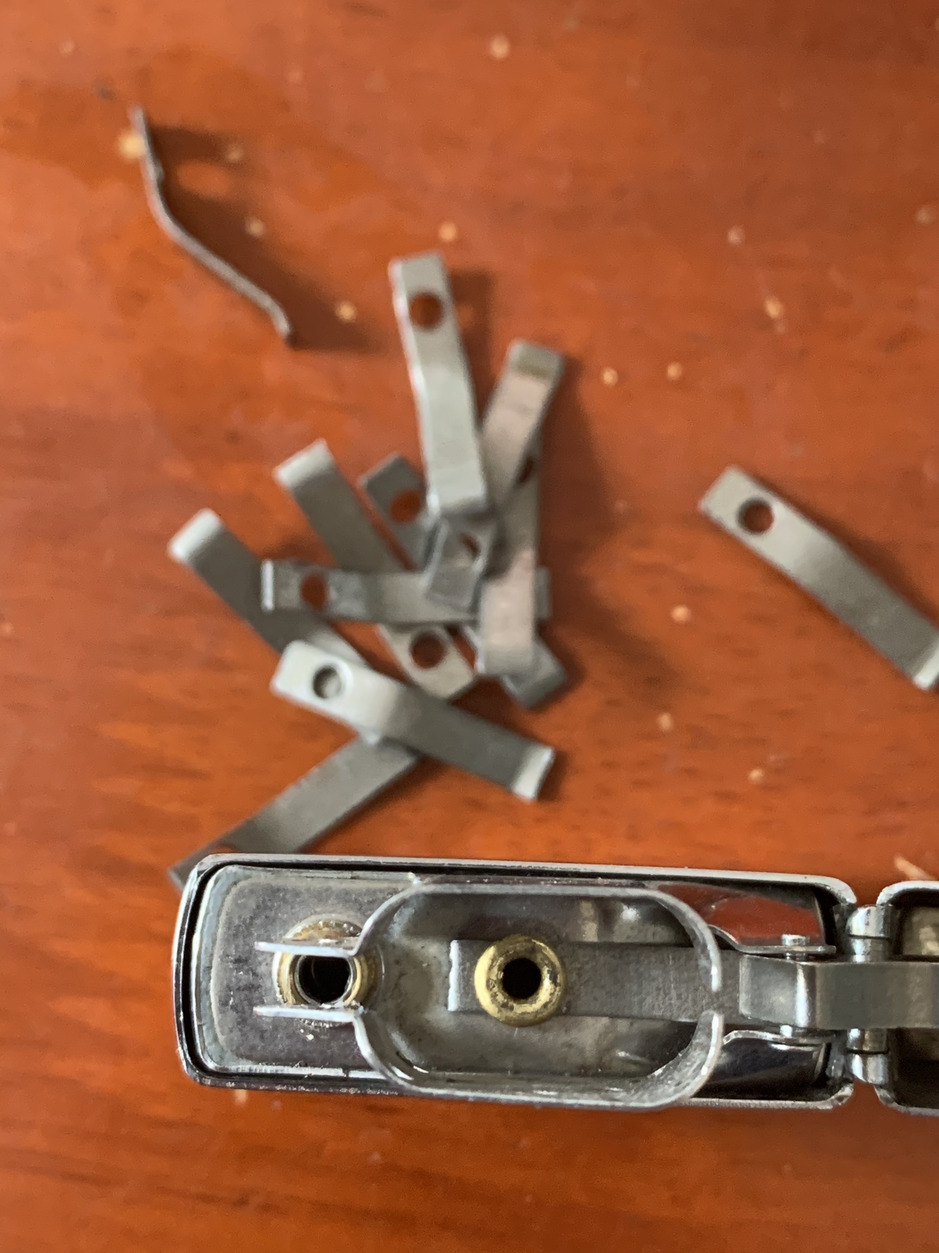 Lưỡi gà zippo lá lúa