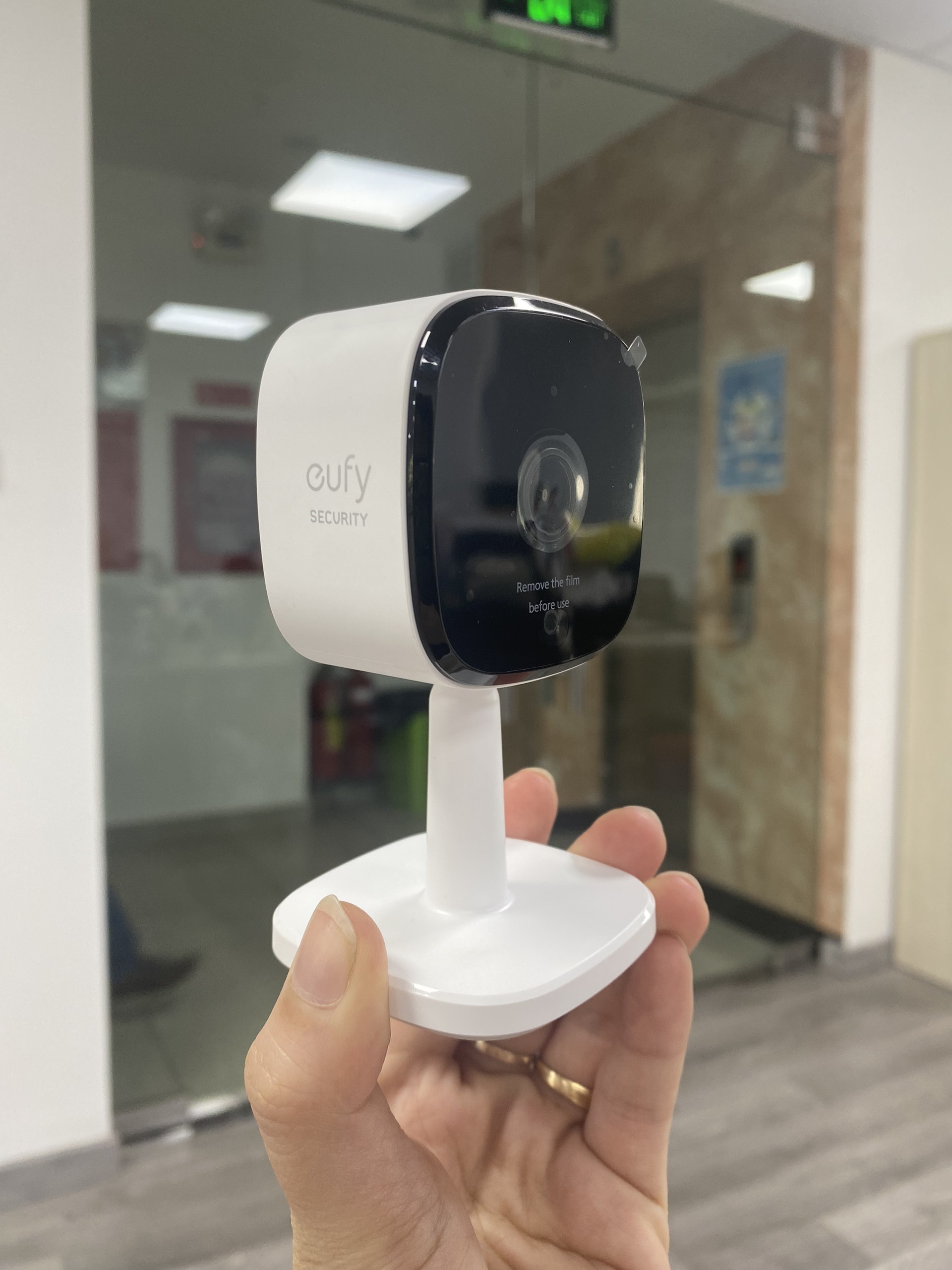 CAMERA EUFY INDOOR CAM 2K TRẮNG WHITE