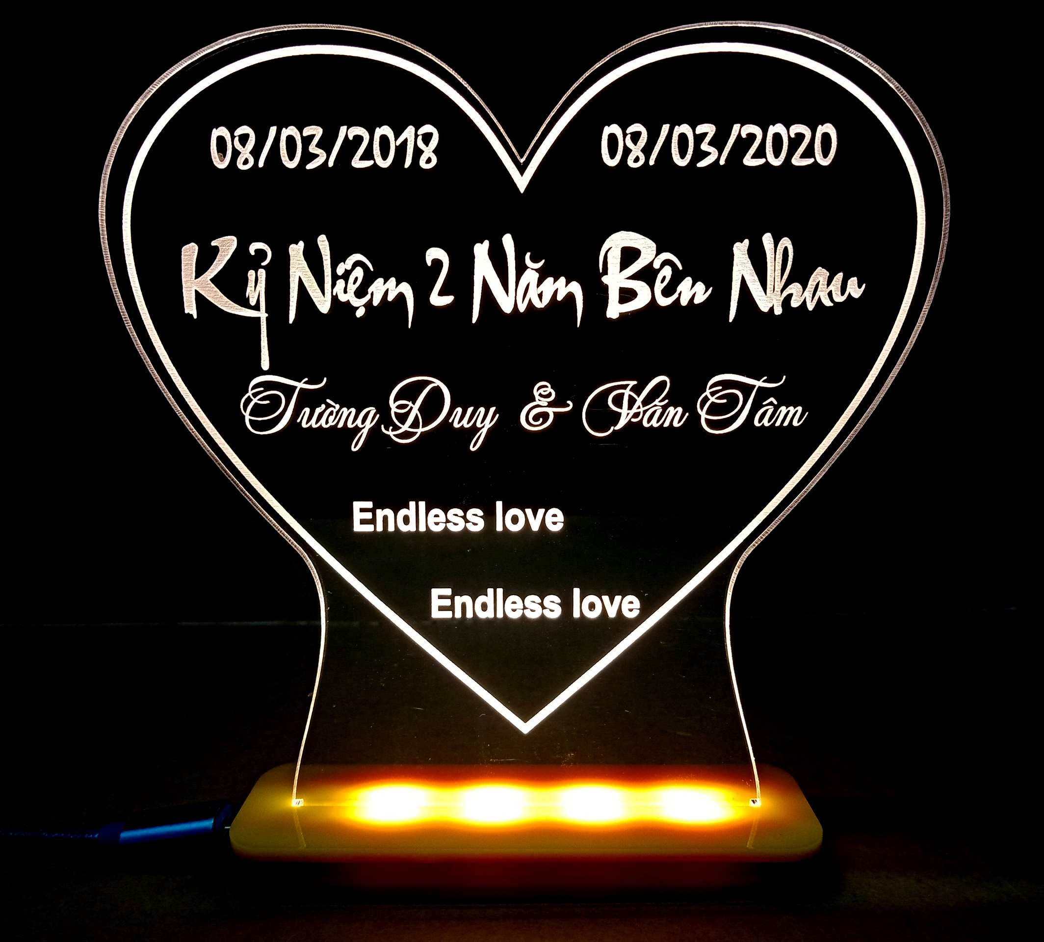 Quà  lưu niệm tặng người yêu khắc tên theo yêu cầu, quà tặng bạn gái, quà tặng bạn trai, kỷ niệm yêu nhau, quà lưu niệm, đồ kỷ niệm, quà tặng ý nghĩa, quà tặng người yêu, quà tặng bạn trai, quà tặng bạn gái