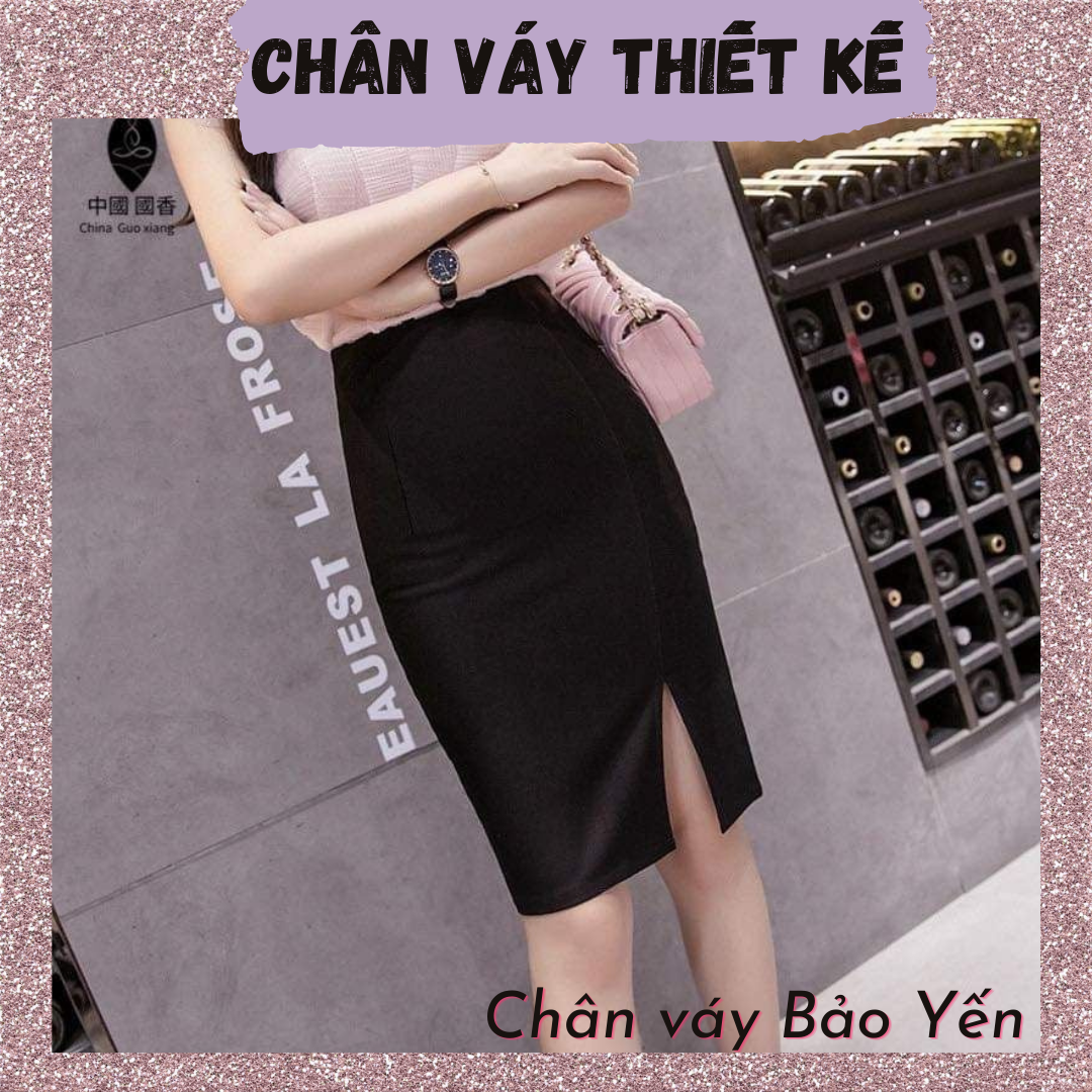 Chân váy bút chì màu đen tới gối xẻ đùi
