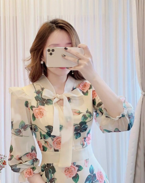Đầm xoè dạo phố hoạ tiết hoa tay dài cổ cột nơ