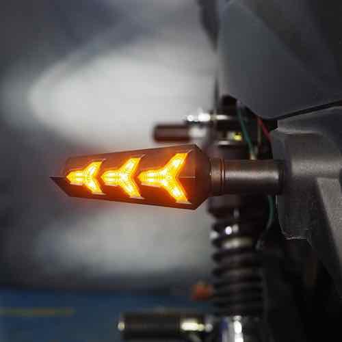 1 đôi Xi nhan led chạy kiểu audi cho exciter, winner, vario...