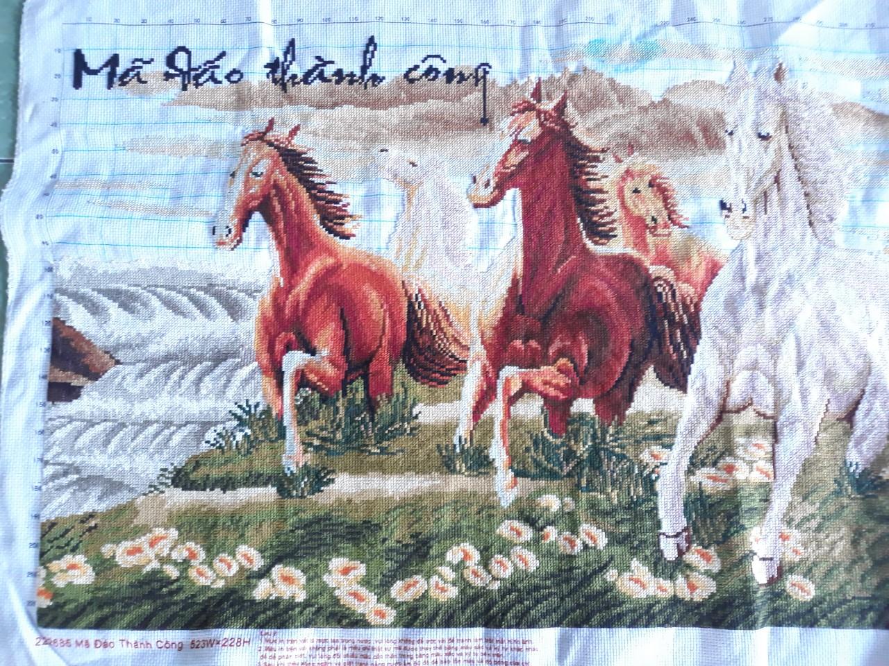 Tranh thêu chữ thập mã đáo thành công 02 thành phẩm (đã thêu chưa khung. Kích thước 120 cm x 60 cm