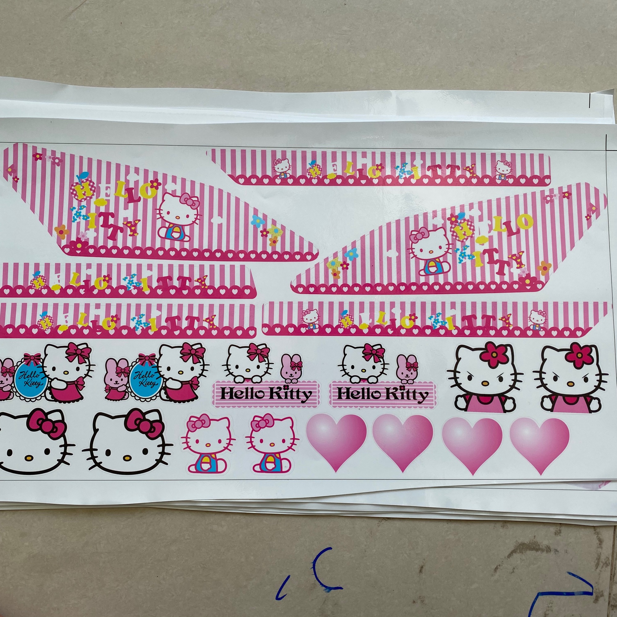 Tem rời Hello Kitty dán xe Dream inbox chọn mẫu nếu ko shop sẽ gửi ngẫu nhiên.