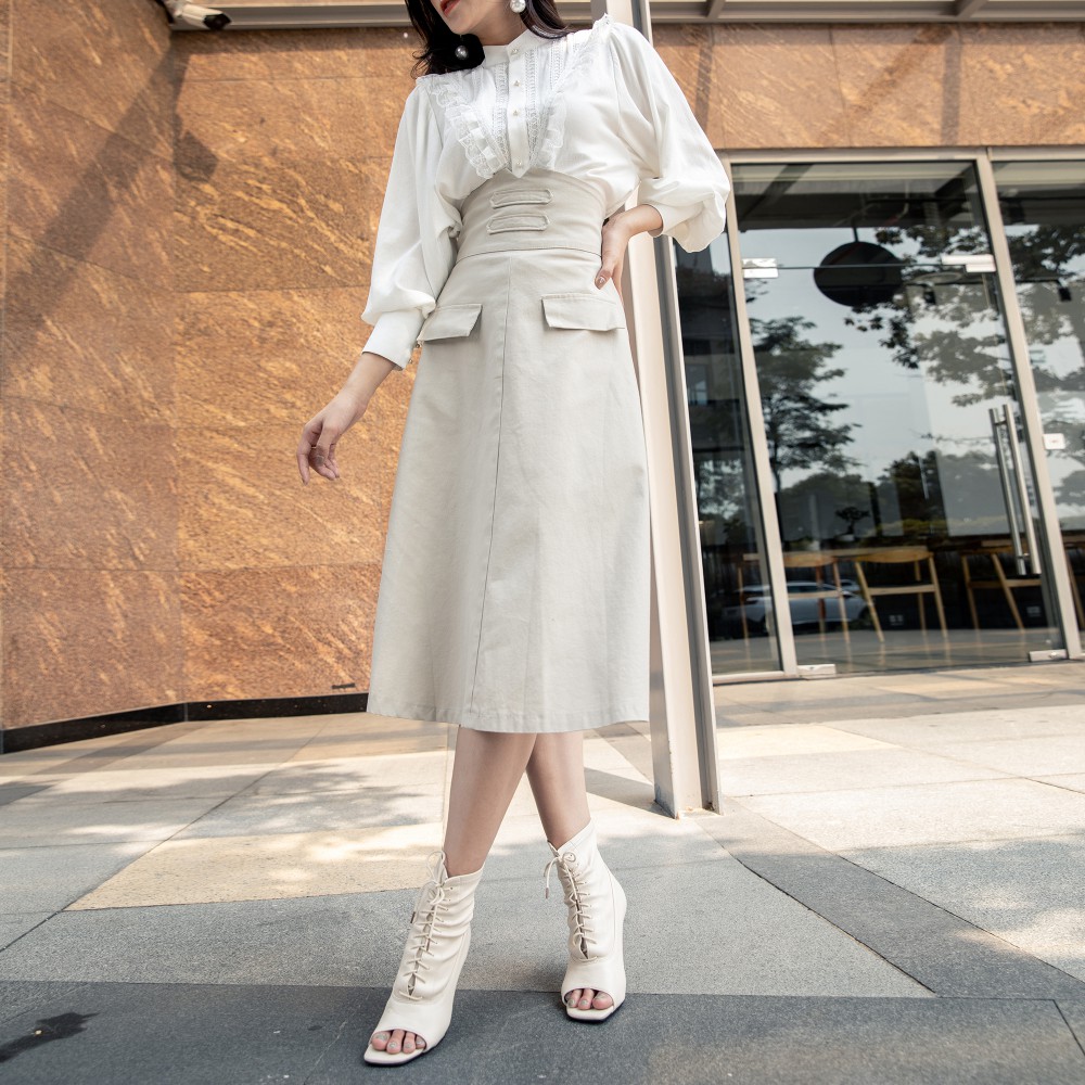 Chân váy kaki lưng cao MASARA màu KEM, Phom chữ A điệu đà, lưng kéo cao ôm nhẹ giấu bụng cho các nàng tự tin hách dáng