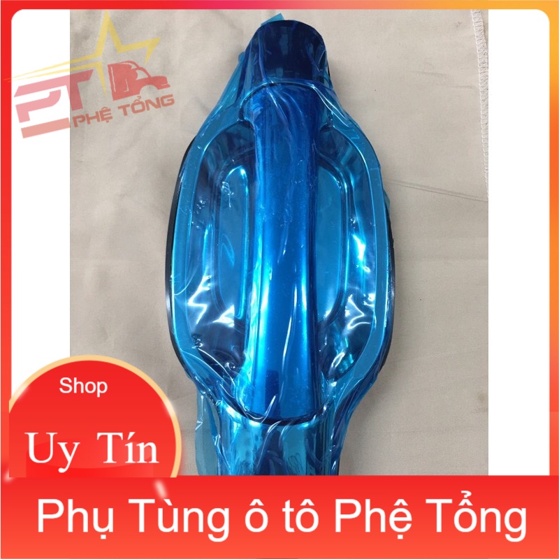 Tay mở cửa ngoài Proton 7 chỗ, isuzu hilander giá bán theo cái