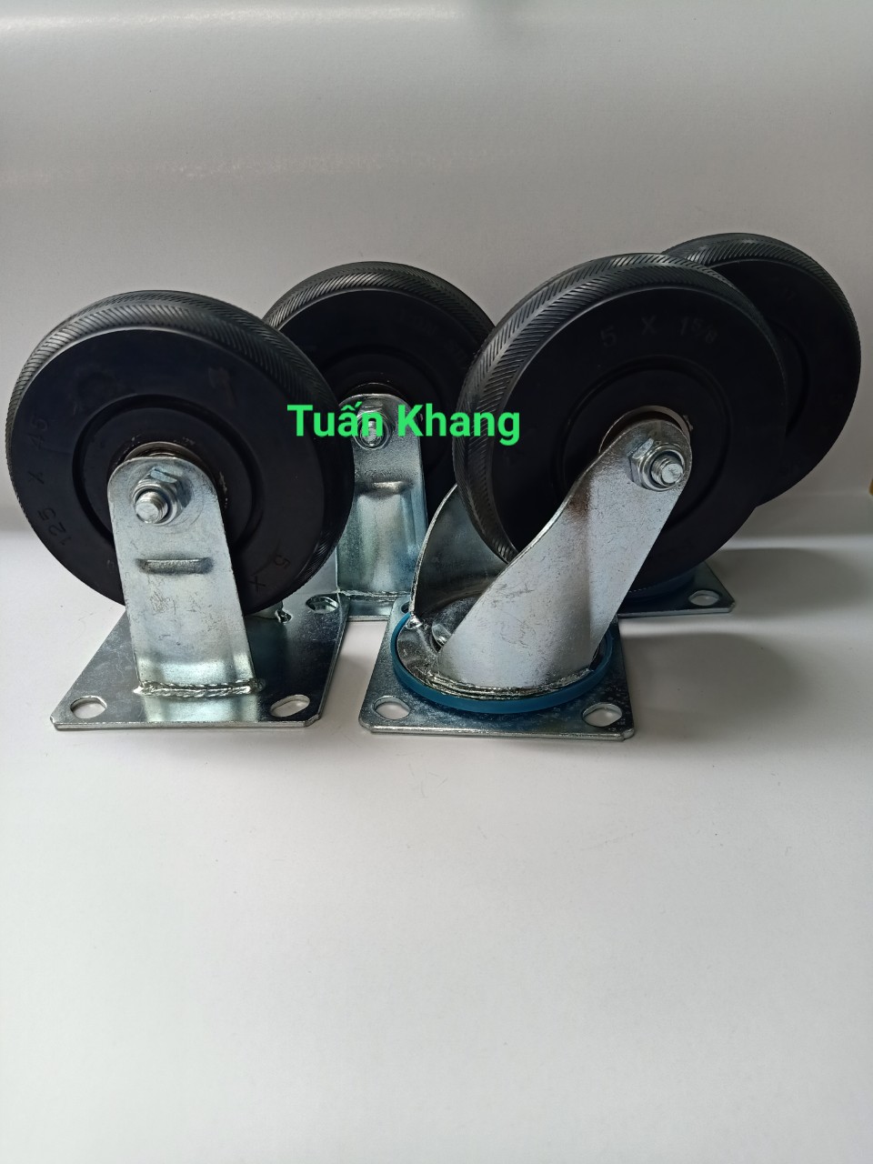 Bánh xe đẩy 125mm cao su đặc chịu lức tốt 300kg