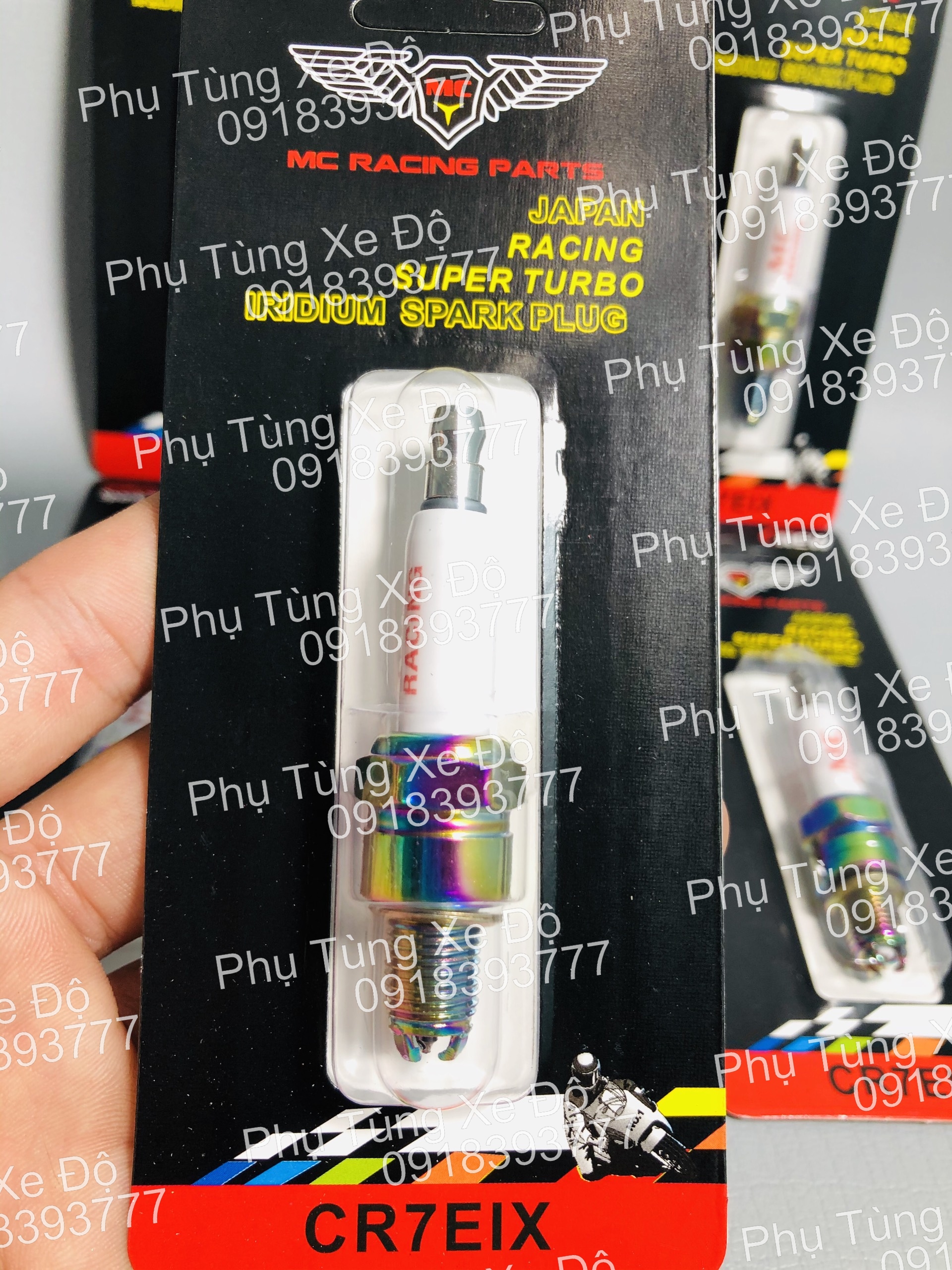 Buzi MC Bạch Kim chân ngắn