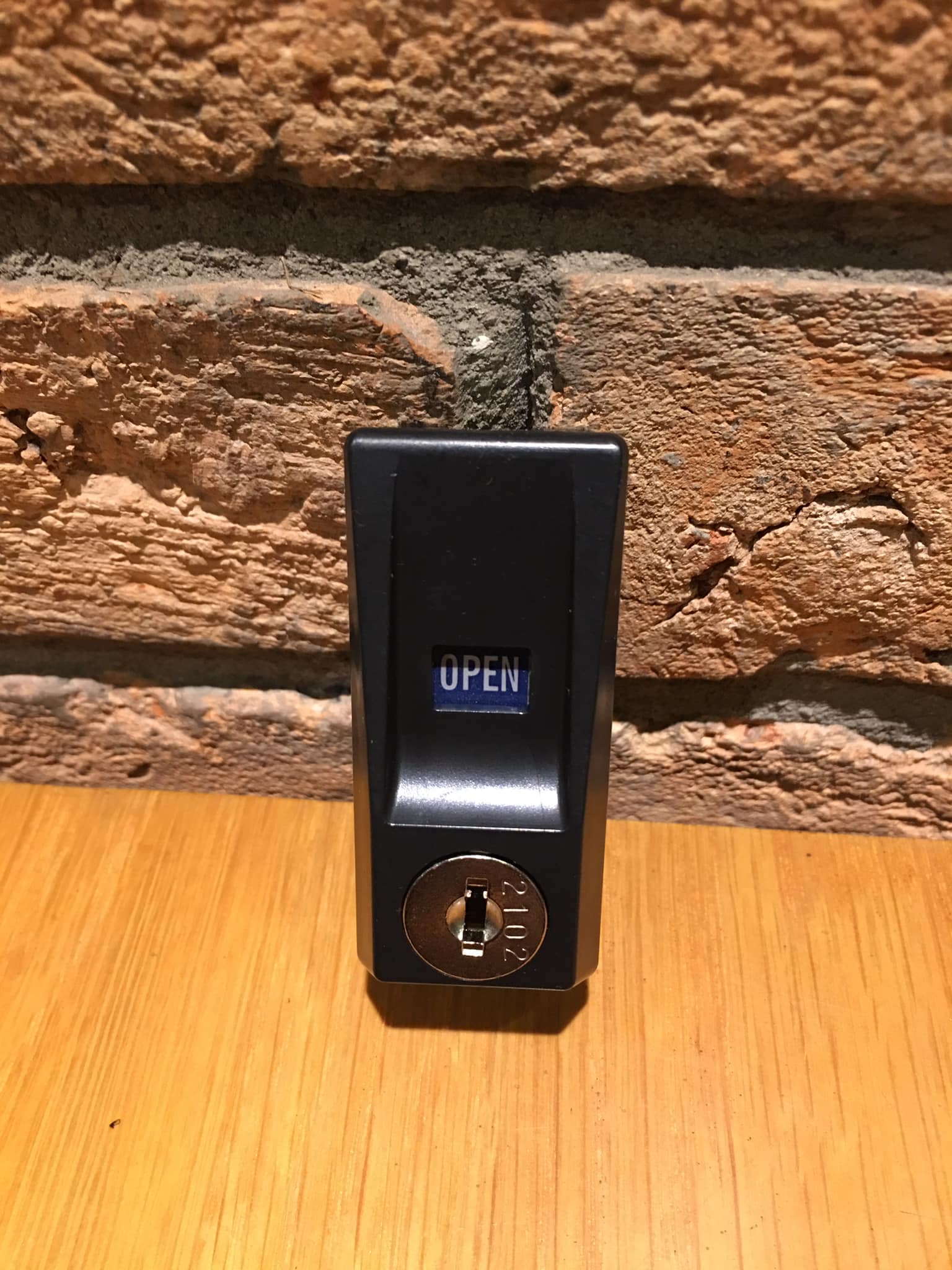 [HCM]Khóa tủ sắt lùa Hòa Phát T6