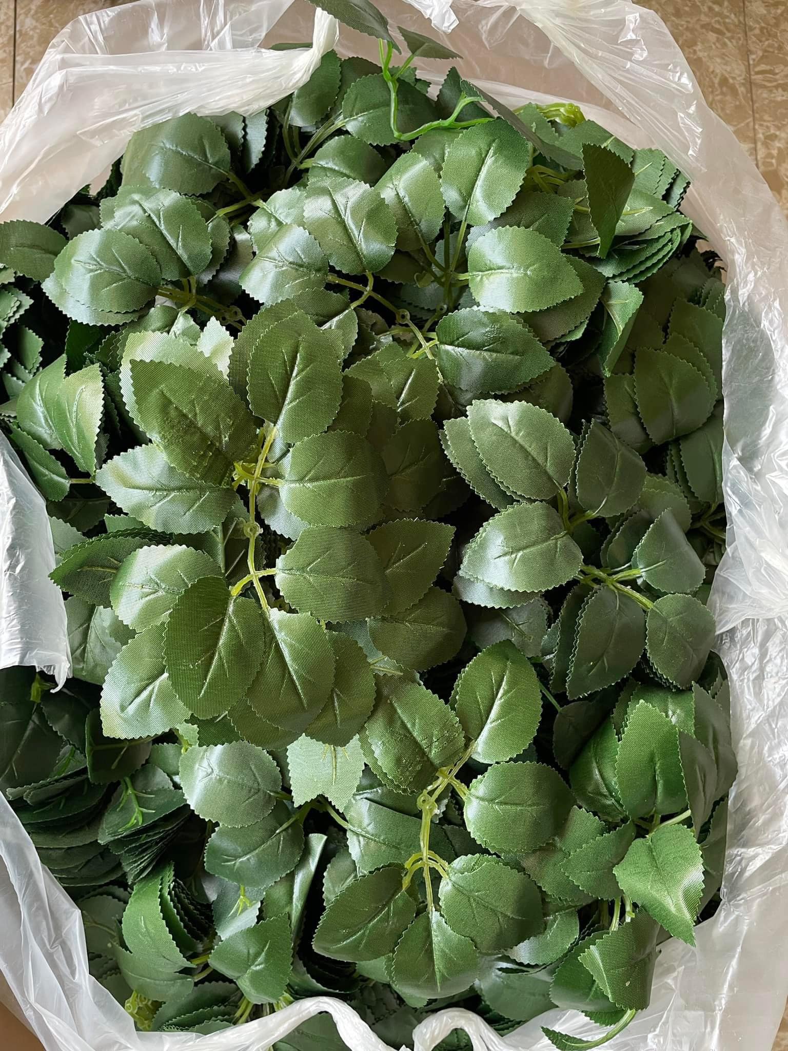 Combo 500gr Lá hoa hồng nhựa 6 lá, dùng làm hoa sáp, hoa giấy nhún, phụ kiện làm hoa htshop30