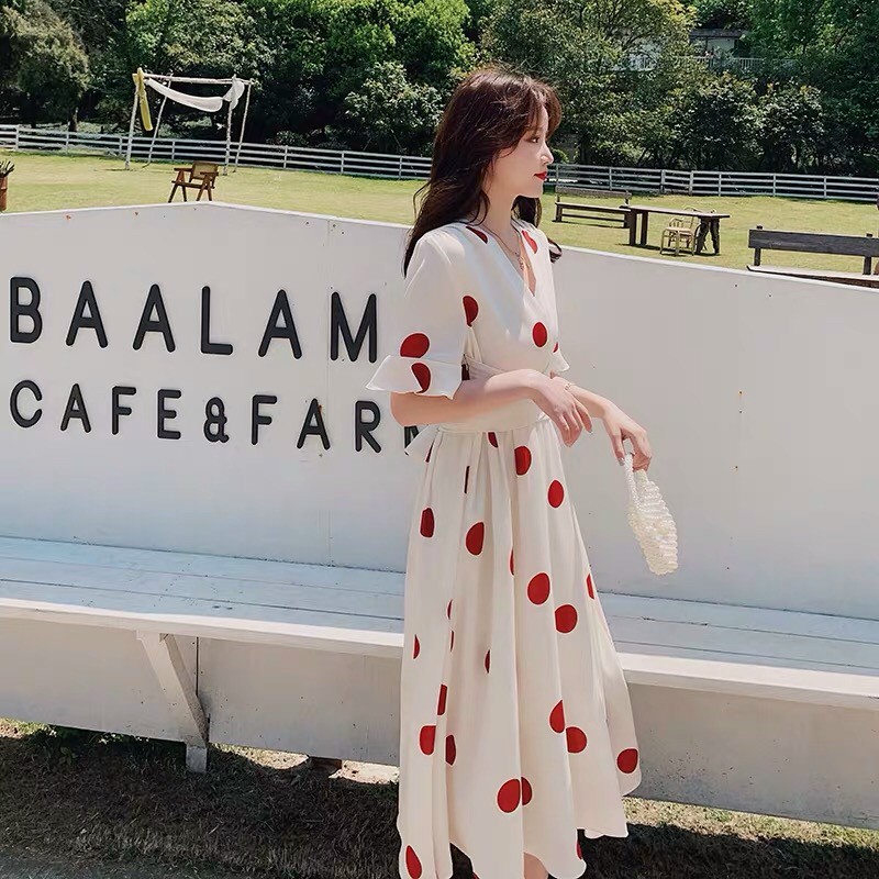 ĐẦM XÒE CHẤM BI TO TAY NGẮN PHỒNG ĐƠN GIẢN NHƯNG CỰC XINH QUYẾN RŨ,TRẺ TRUNG FORM CHUẨN ,CHẤT VON LỤA DÀY MỊN, TTSGR