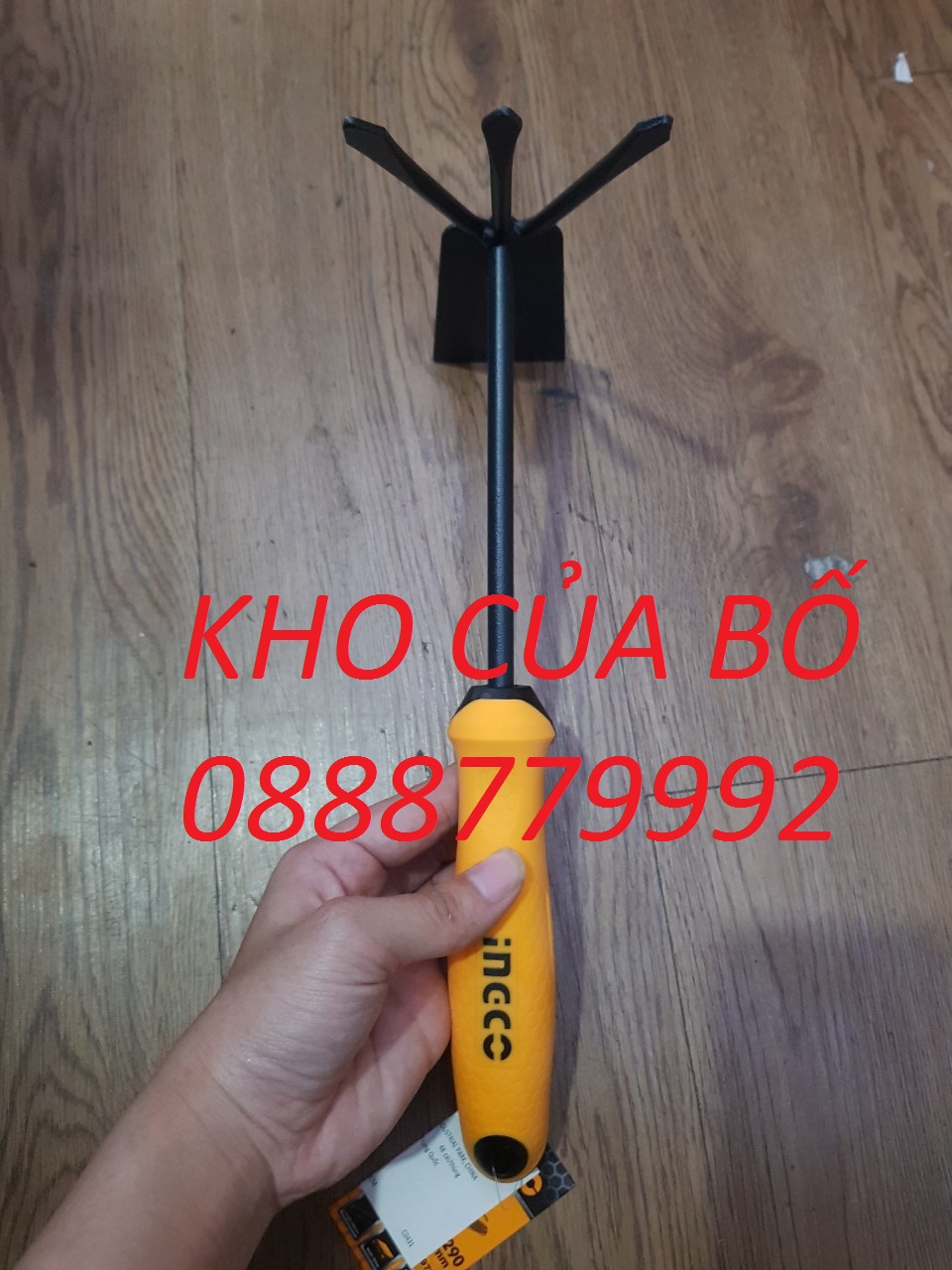 Dụng cụ xới đất làm vườn ingco hgt979k 300mm