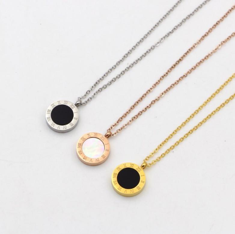 Dây Chuyền Nữ Mặt Tròn In Số La Mã Titan Không Đen TT 0728