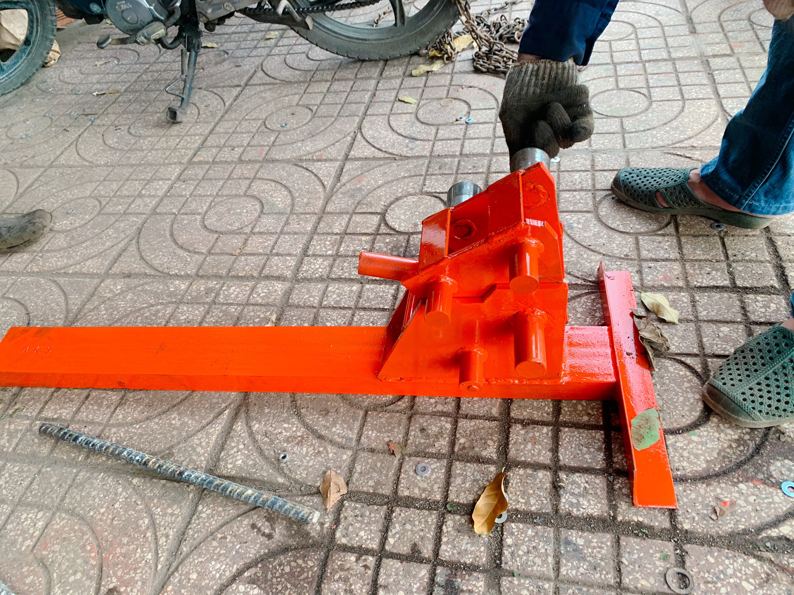 Đầu bẻ phi 25 nối dài - ống 1m2 đi kèm