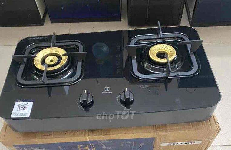 Bếp ga đôi Electrolux ETG7266GKR Hàng Trưng bày đẹp Tặng dây gas cổ dê .Đầu đốt bằng hợp kim nhômmỏng, nhẹ, dẫn nhiệt tốt. Tiết kiệm gas )