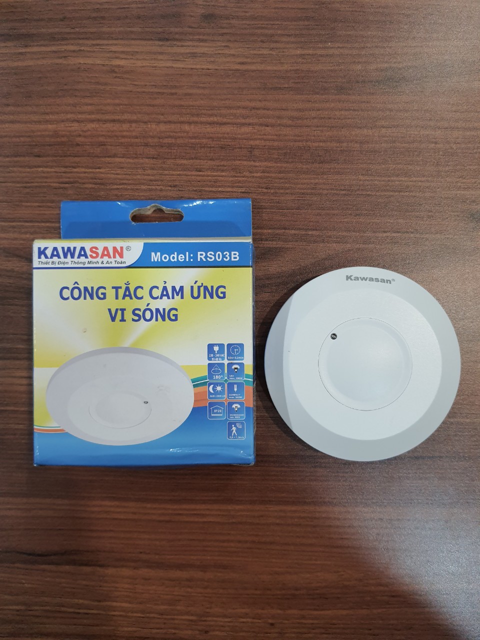 Công tắc cảm ứng rada vi sóng nổi trần kawasan rs03b