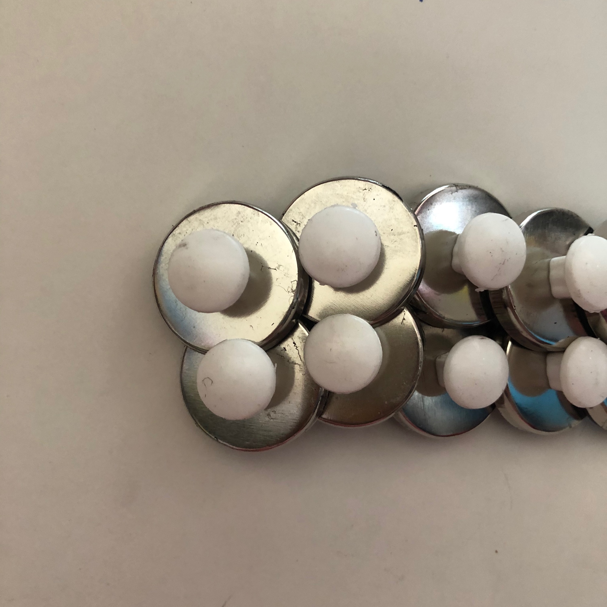 [HCM]CỤC HIT NAM CHÂM HÍT BẢNG TỪ 10 cái